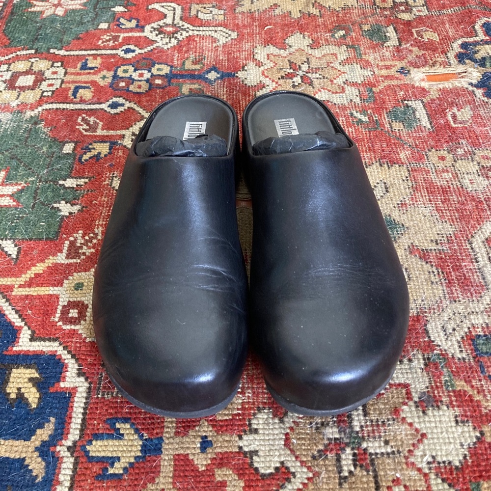 FitFlop Women's Shuv Leather size 9 US